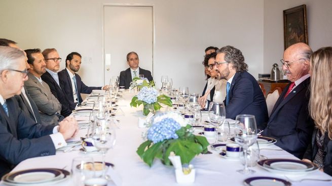 Santiago Cafiero junto a empresarios mexicanos.