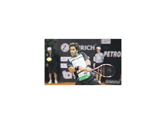«Machi» González avanza con paso firme en Montevideo.