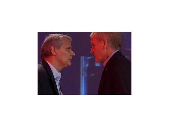 Antes de la denuncia, el exarbitro y el diputado se cruzaron en un programa de TV.