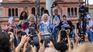 La titular de Abuelas de Plaza de Mayo, Estela de Carlotto, junto a Taty Almeida, Madre de Plaza de Mayo Línea Fundadora, y el Premio Nobel de la Paz, Adolfo Pérez Esquivel durante el Día de la Memoria.&nbsp;