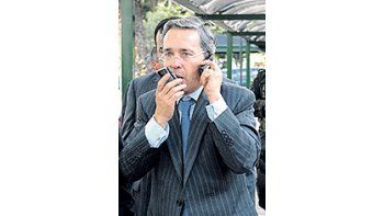 ElpresidenteAlvaro Uribefue informadoporteléfono deléxito delEjércitocolombiano.