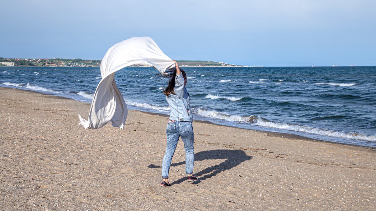 Cuánto salen las lonas para la playa en 2026: precios y opciones