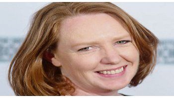 ámbito.com | Paula Hawkins. “Escribir estas historias siempre estuvo en mí”.