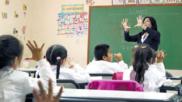 El conflicto se desarrolla en medio de una disputa judicial por la aplicación de la ley que declara esencial a la educación. El conflicto se desarrolla en medio de una disputa judicial por la aplicación de la ley que declara esencial a la educación.