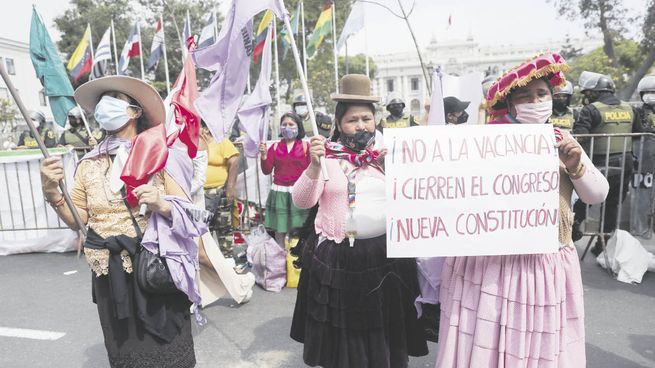 Incertidumbre En Perú Por Pedido De Destitución Contra Castillo