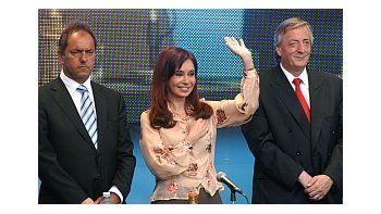 Daniel Scioli, Cristina de Kirchner y Néstor.