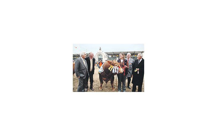 ámbito.com | El titular de la Rural, Luciano Miguens, participó ayer de la exposición de animales campeones en Palermo.
