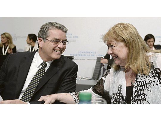 anfitriones. Susana Malcorra como “chair” y el titular de la Organización Mundial de Comercio (OMC), Roberto Azevedo, terminaban ayer de coordinar las mesas de negociaciones en la cumbre de Buenos Aires.
