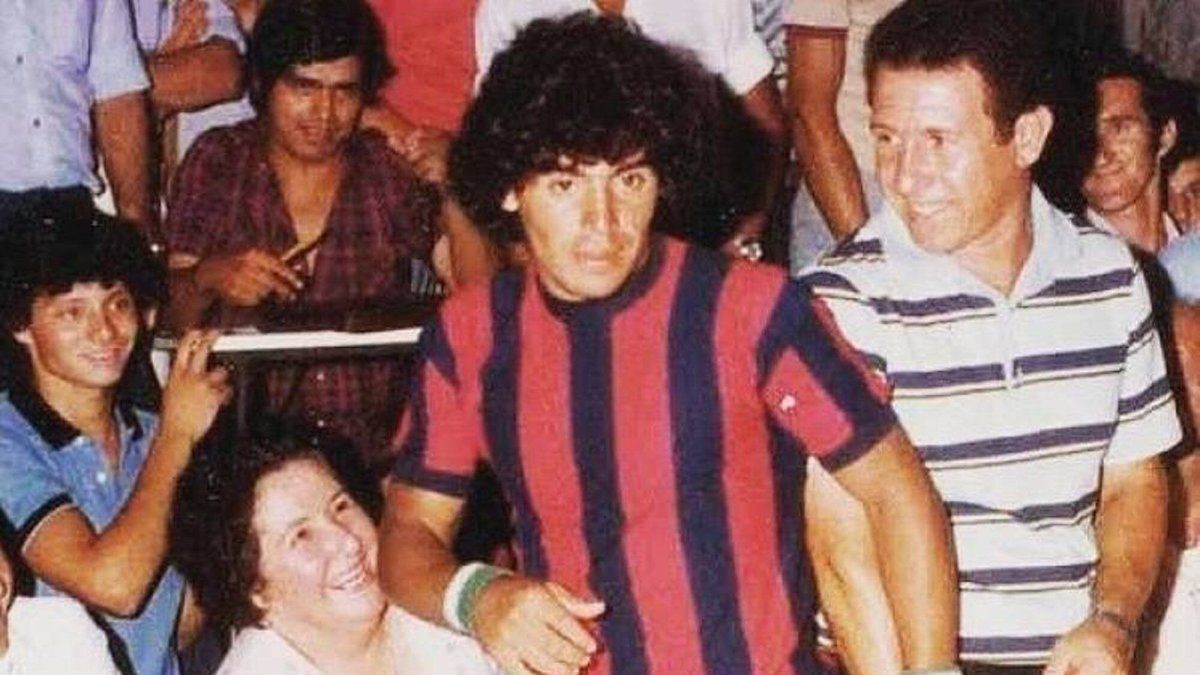 The night God left Boedo: how did Maradona become a San Lorenzo player for a couple of hours?