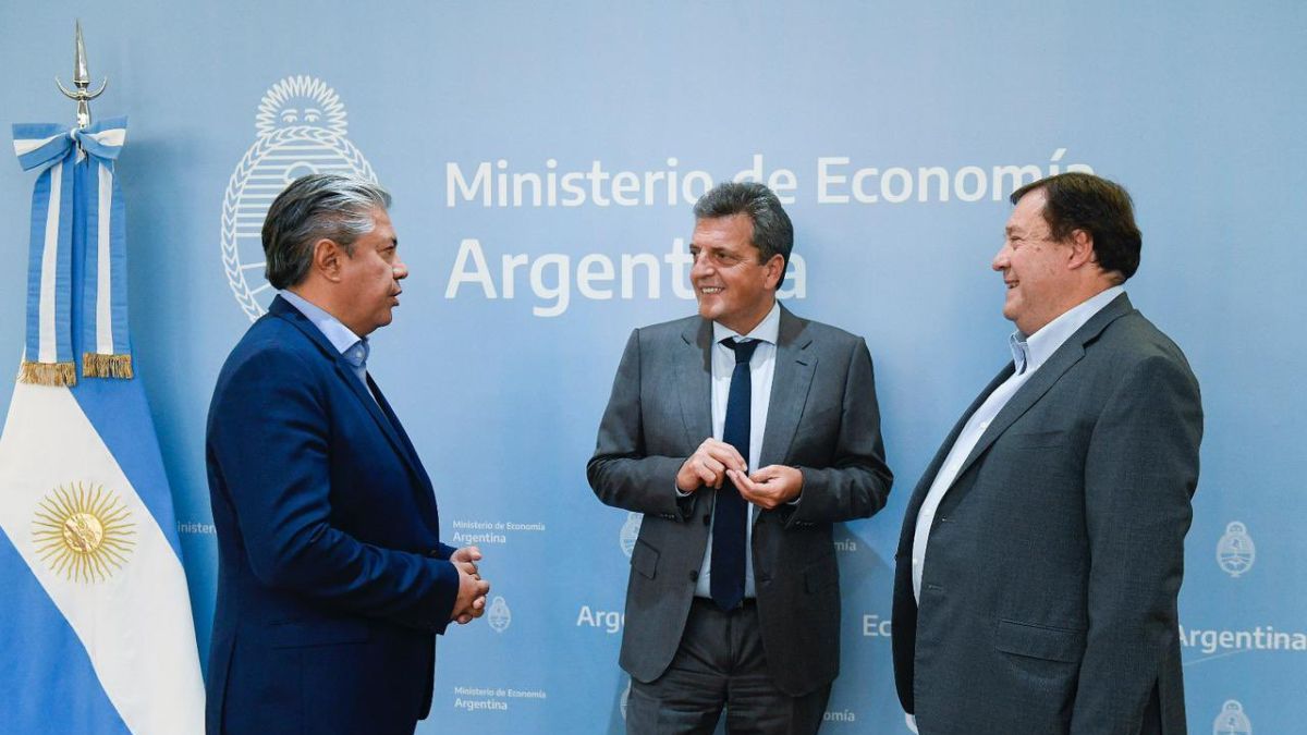 awarded two key works for Neuquén and Río Negro