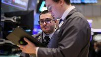 wall street cotiza mixto luego de que una funcionaria de la fed disipara posibilidad de recorte de tasas