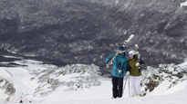 cerro castor con nieve hasta la base, nueva telesilla y grandes sabores para el inicio de la temporada 2025