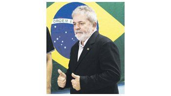 ámbito.com | Luiz Inácio Lula da Silva se jugó a fondo en favor de su candidata, Dilma Rousseff. No logró cerrar el pleito electoral en primera vuelta, pero el peso de su figura fue decisivo y lo será en el balotaje.