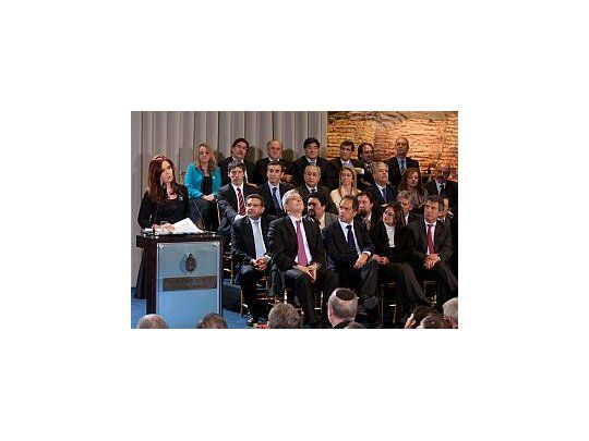 Cristina de Kirchner y parte del gabinete nacional y algunos mandatarios provinciales.
