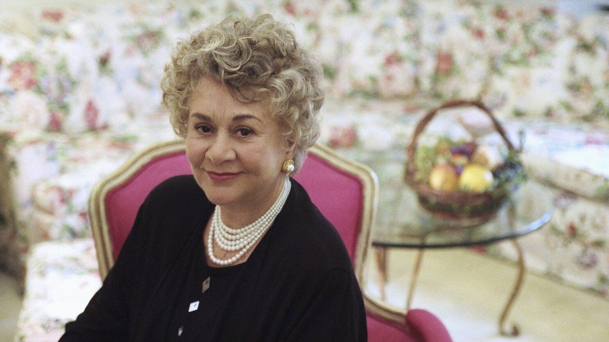 Joan Plowright, renowned British actress, died