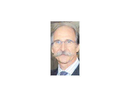 Carmelo Angulo Barturén, embajador de España.