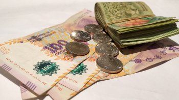 confirman aumento del salario minimo: ¿cuanto es ahora y cuanto subira?