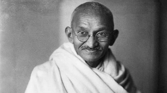 En 1948 un fanático asesina al líder político-religioso Mahatma Gandhi.