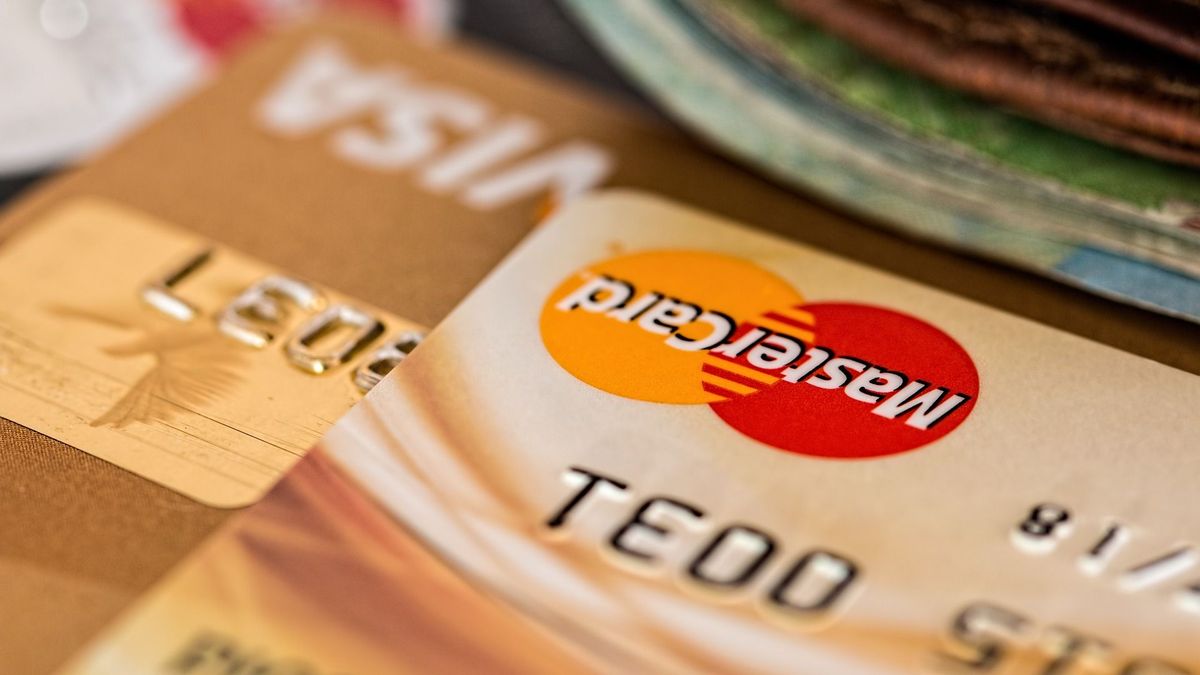 Crece endeudamiento de las familias: en mayo aumentaron compras con tarjetas de crédito