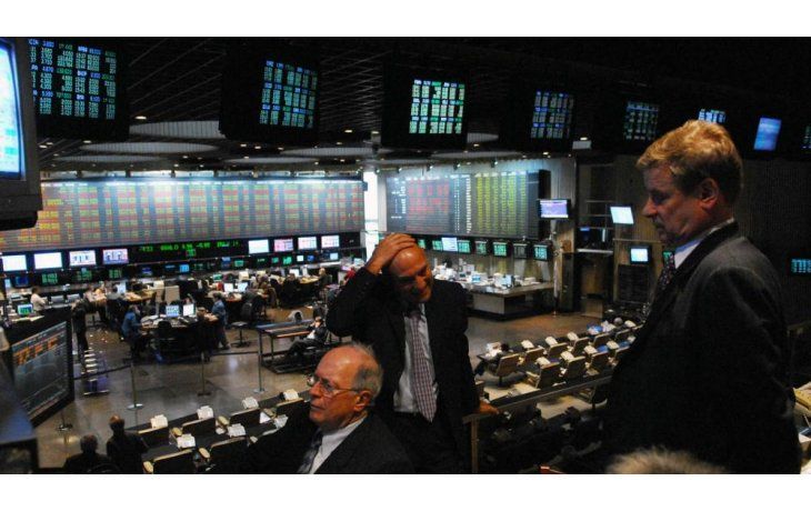 La Bolsa cerró casi estable, pero bonos cayeron hasta 1,9%