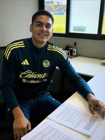 El Club América continúa moviendo sus piezas en el mercado de transferencias para fortalecer su estructura deportiva. En esta ocasión, las Águilas han concretado la llegada del guardameta mexicano Max Serrano, quien se incorpora a la institución azulcrema procedente de Toluca. El Club América continúa moviendo sus piezas en el mercado de transferencias para fortalecer su estructura deportiva. En esta ocasión, las Águilas han concretado la llegada del guardameta mexicano Max Serrano, quien se incorpora a la institución azulcrema procedente de Toluca.