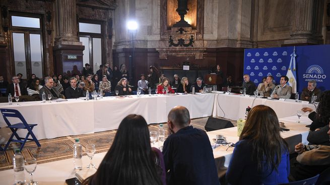 Además, militares y sindicalistas rechazaron la reforma.