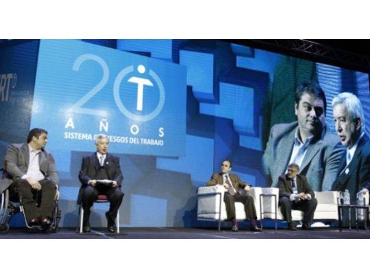 “Han sectores que han crecido y otros que han decrecido”, sostuvo el funcionario. Y añadió que hay que “prestar especial atención” a la “industria, construcción y manufactura”.
