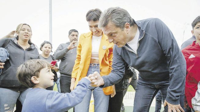 campaña. El candidato de UP, Sergio Massa, ayer en un acto en Quilmes, Provincia de Buenos Aires.