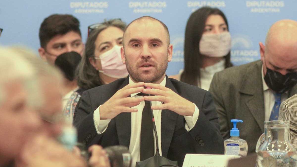 Martín Guzmán, parental alienation and the ghost of “Chacho Álvarez”