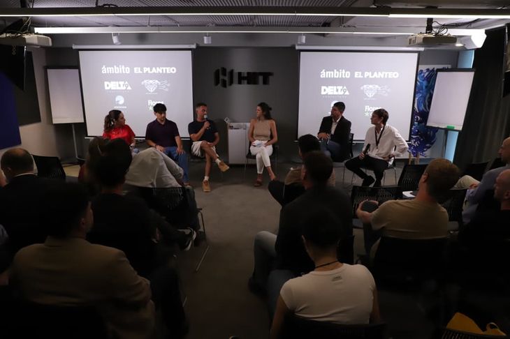 El segundo panel giró en torno a las oportunidades de negocios en el sector. El segundo panel giró en torno a las oportunidades de negocios en el sector.