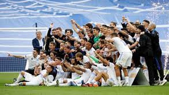 Real madrid registró la temporada pasada ingresos, con 830 millones, de euros, hasta cuatro millones más que Manchester City.