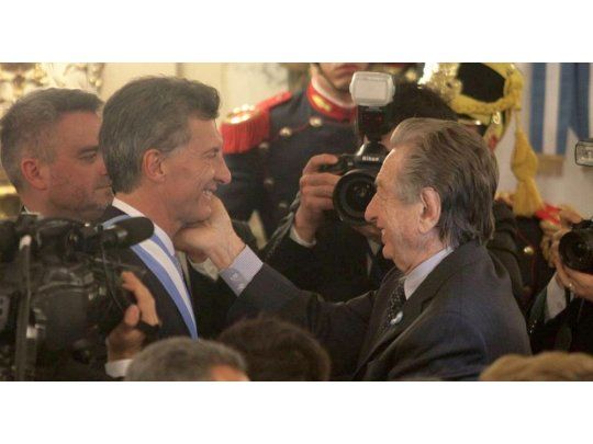 El Presidente y su padre, imputados por presunto conflicto de intereses.