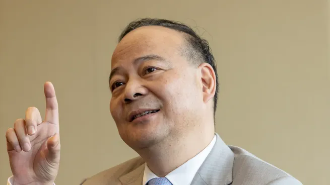 Robin Zeng supo aprovechar sus conocimientos para levantar un imperio. 
