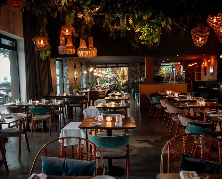 Restaurante con impronta ítalo-argentina y coctelería destacada. Restaurante con impronta ítalo-argentina y coctelería destacada.