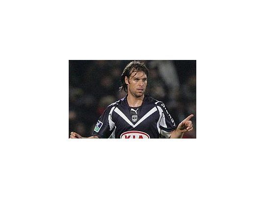 Fernando Cavenaghi está dispuesto a dialogar con Daniel Passarella para limar asperezas y allanar su regreso a River.