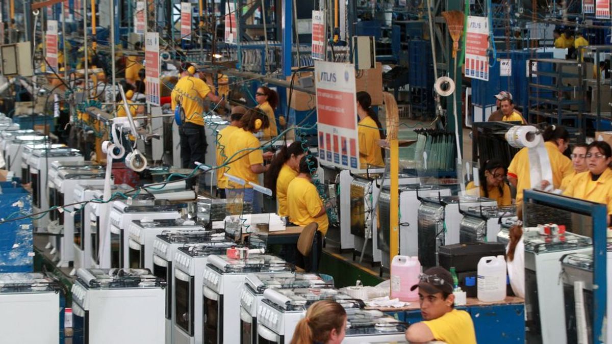 Brasil La Industria Creció Un 5 3 En Octubre Su Mayor Alza Mensual