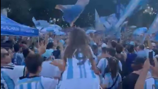 Banderazo en Atlanta: Hinchas argentinos coparon el Active Oval para alentar a la Selección Argentina.