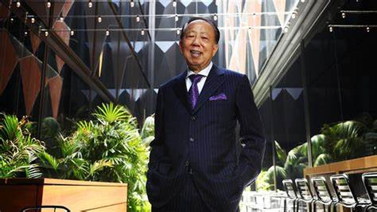 His parents were street vendors and he became a successful multimillionaire owner of a chain of hotels: the story of Michael Kum