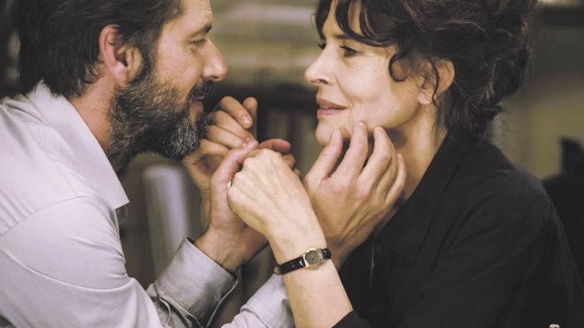 los jóvenes amantes. Melvin Poupaud y Fanny Ardant en el film.