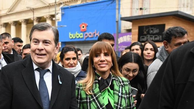 Aunque desde el zamorismo hay un absoluto silencio sobre quién sería un posible candidato para suceder al actual gobernador, entre la dirigencia se señala que volvería a serlo la senadora nacional Claudia Ledesma Abdala, su esposa.