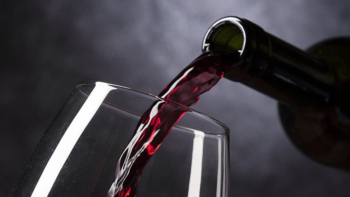 The best Malbec in the world is an Argentine wine and costs less than ,000 The best Malbec in the world is an Argentine wine and costs less than ,000