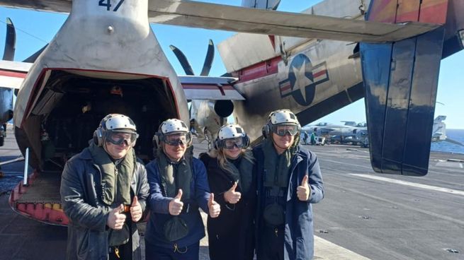 Javier Milei viajó a Mar del Plata para abordar el portaaviones estadounidense USS Nimitz.