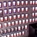 La Policía Militar de Brasil desarticuló una granja de visualizaciones utilizada para inflar de manera artificial las métricas de videos musicales en YouTube. La Policía Militar de Brasil desarticuló una granja de visualizaciones utilizada para inflar de manera artificial las métricas de videos musicales en YouTube.