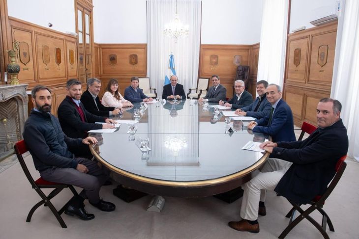 La reunión entre la delegación fueguina y Nación en la Casa Rosada.
