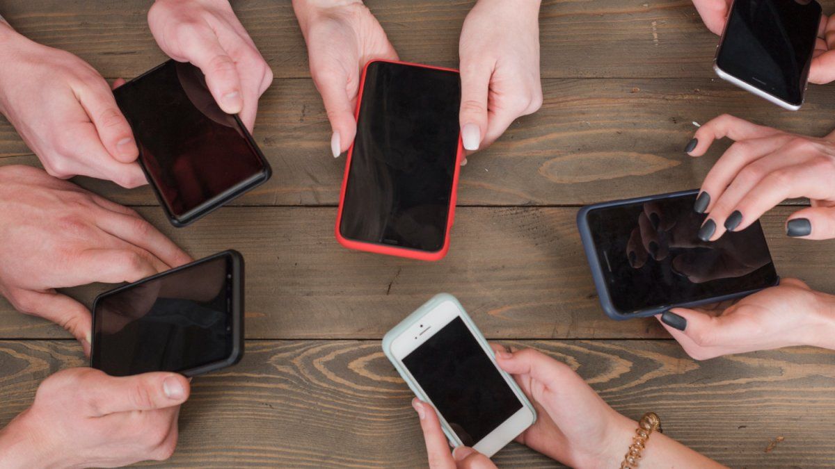 Due to the rise of GenAI, global smartphone sales grew again in 2024 after two years of declines