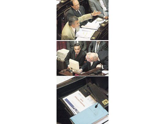 Arriba, los radicales Gerardo Morales y Ernesto Sanz, durante el agitado debate en el Congreso. En el medio, Miguel Angel Pichetto, junto a colaboradores,en otro tramo de la sesión. Abajo, el informe sobre el proyecto Aerolíneas que recibieron los senadores.