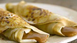 Pancake recipes allow you to serve them with maple syrup, fresh fruit, whipped cream, or dulce de leche. 