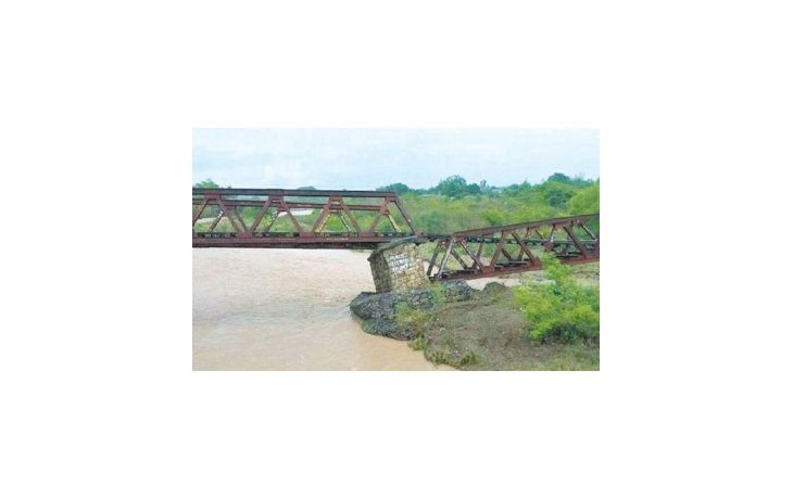 Colapsó puente
