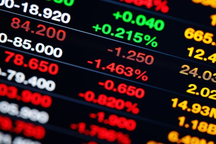 Mercados globales y Asia: cautela tras el acuerdo EE. UU.-Reino Unido y señales desde China.  