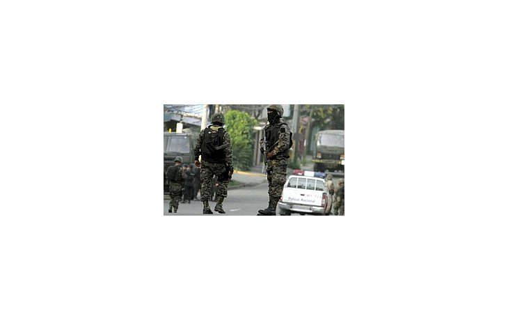 El gobierno ecuatoriano decidió aplazar la medida, que ordena que los militares custodien las calles